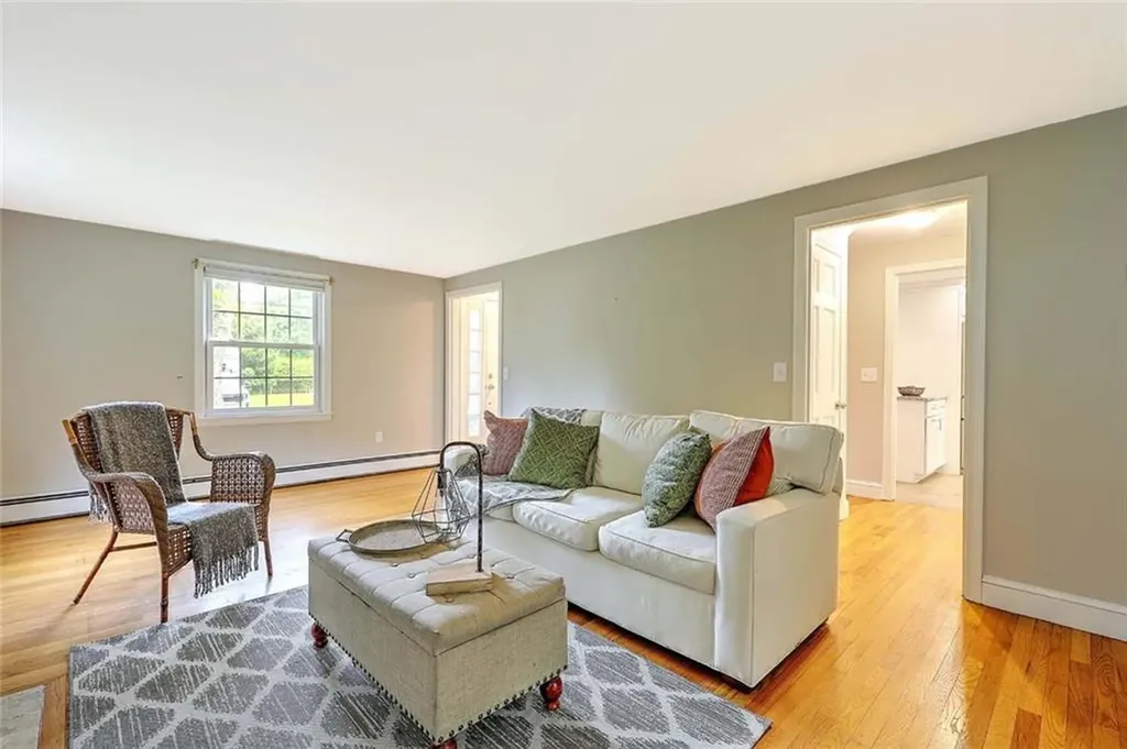 15 Lafayette Road Barrington RI 02806
