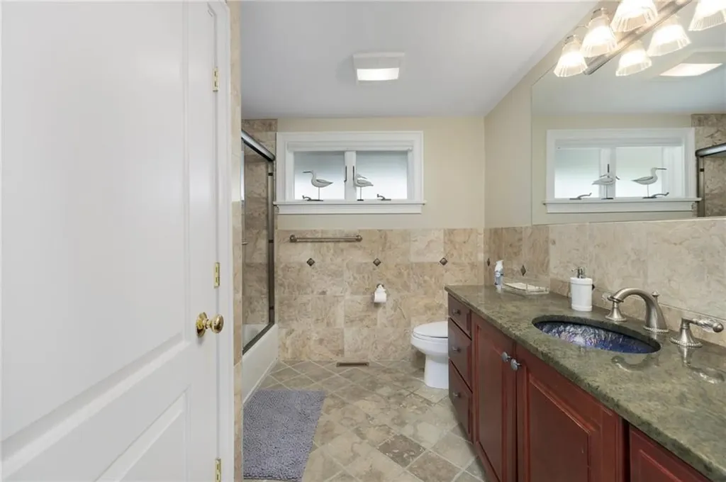 129 Sand Hill Cove Road Narragansett RI 02882