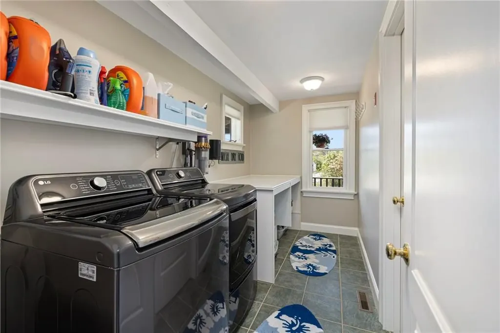 129 Sand Hill Cove Road Narragansett RI 02882