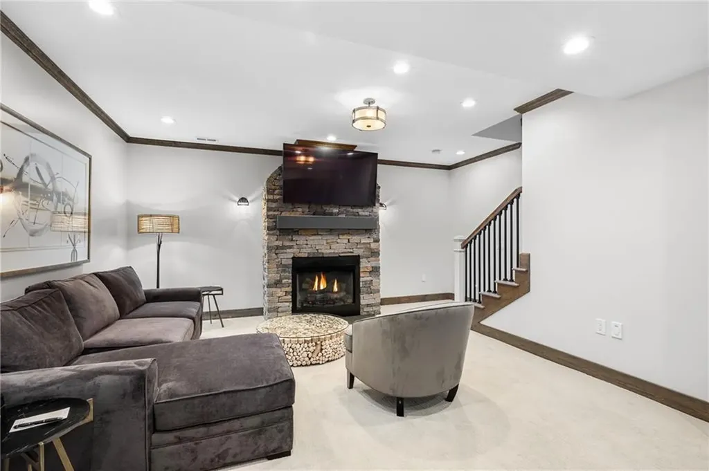 3 Gardenia Drive Richmond RI 02898