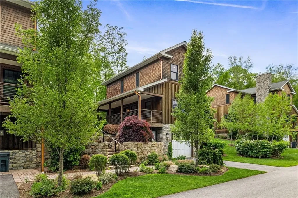 3 Gardenia Drive Richmond RI 02898