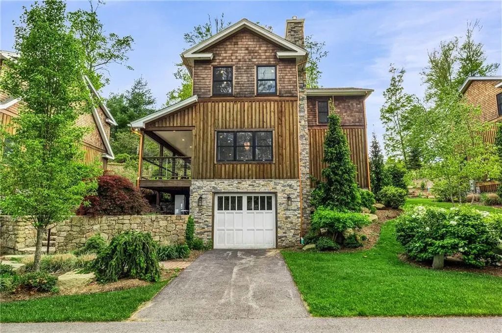 3 Gardenia Drive Richmond RI 02898