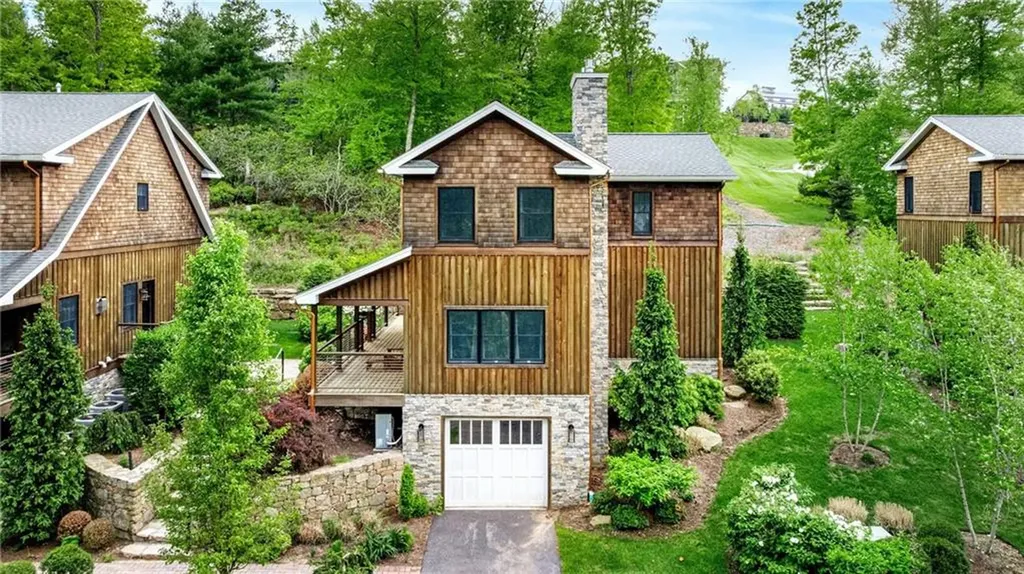 3 Gardenia Drive Richmond RI 02898