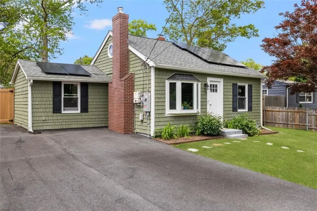 59 Twin Lakes Avenue Coventry RI 02816