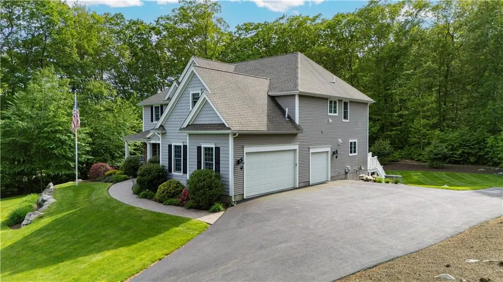 51 Womantam Lane Cumberland RI 02864