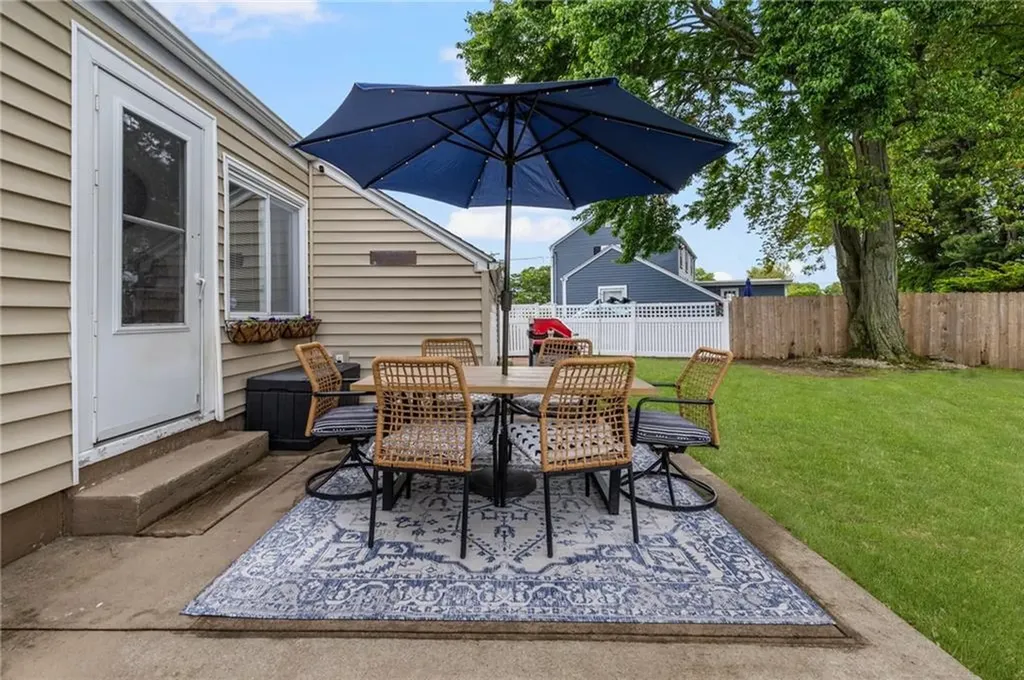 141 Plantation Drive Cranston RI 02920