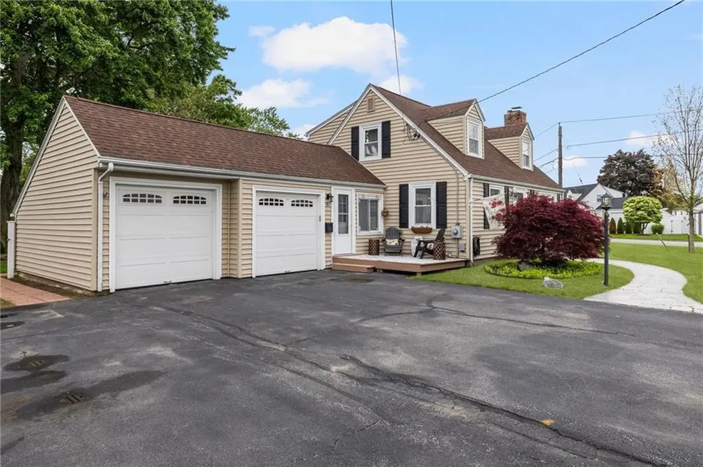 141 Plantation Drive Cranston RI 02920