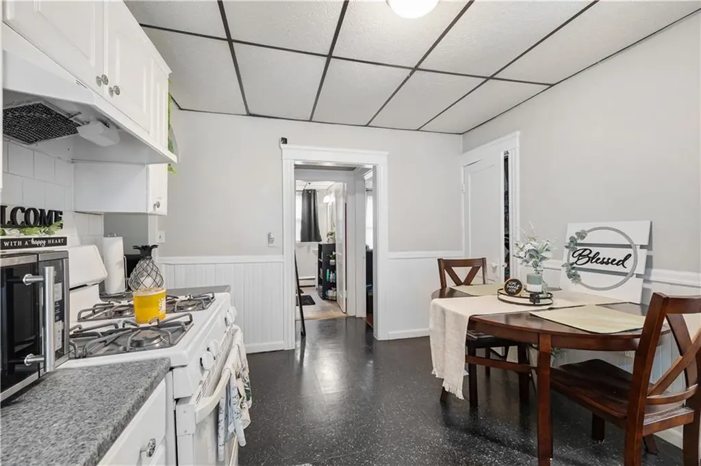 23 Auburn Street Pawtucket RI 02860