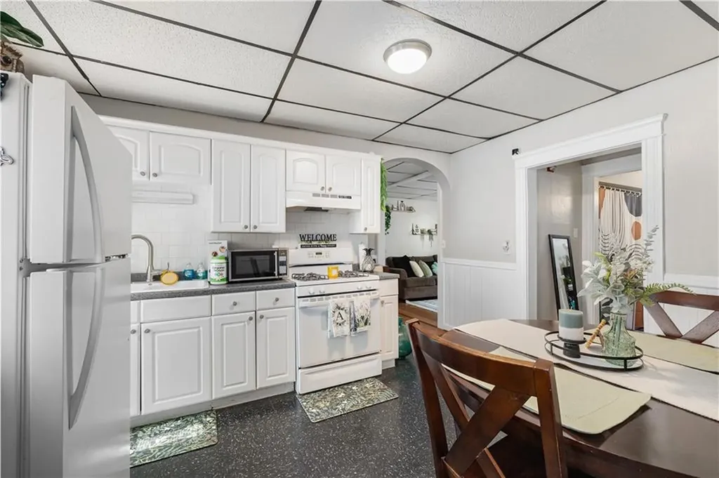 23 Auburn Street Pawtucket RI 02860