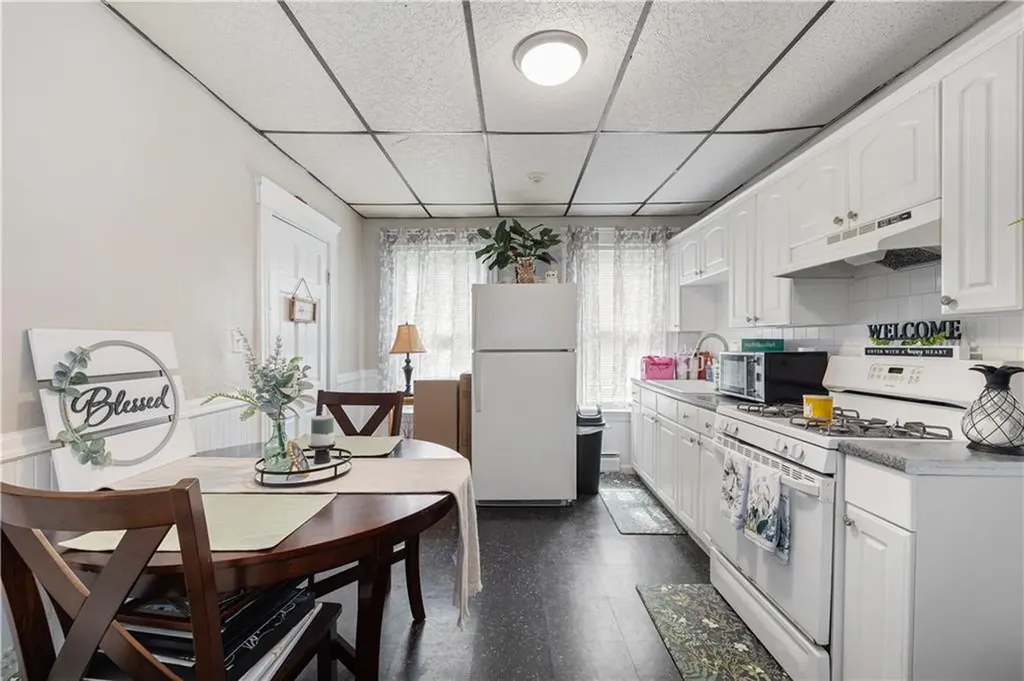 23 Auburn Street Pawtucket RI 02860