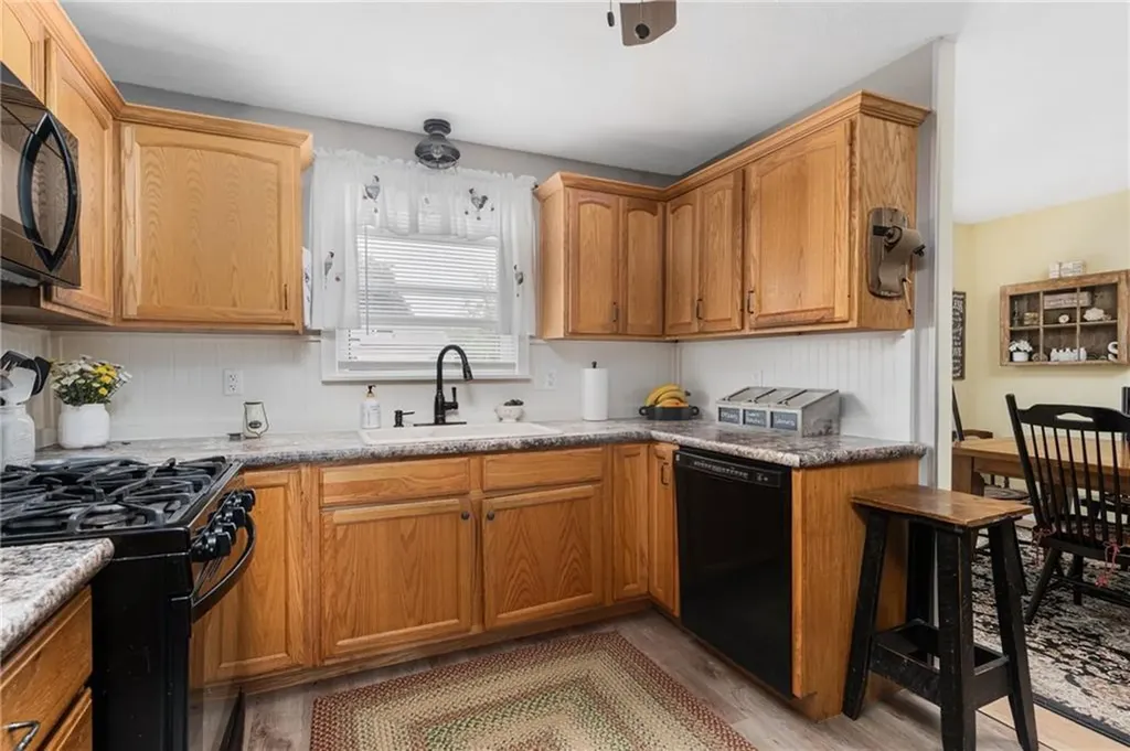 16 Westwood Drive Warwick RI 02889
