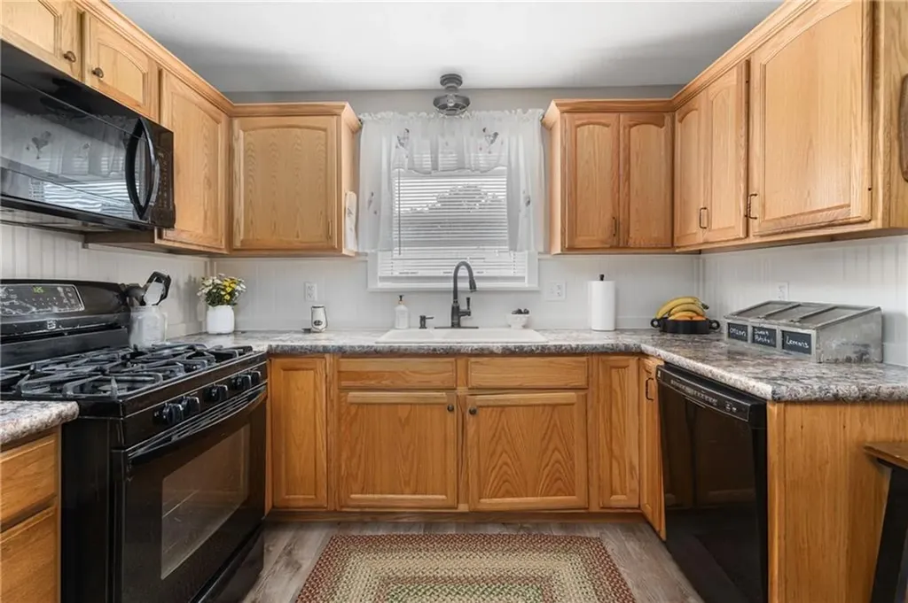 16 Westwood Drive Warwick RI 02889