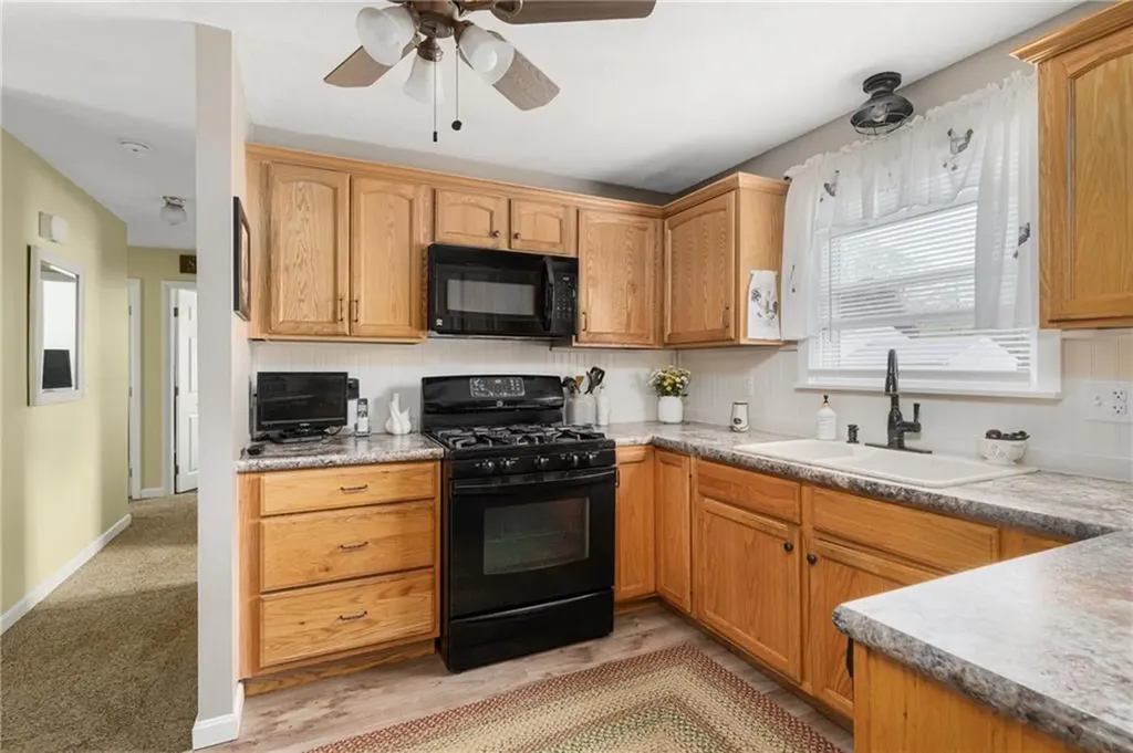 16 Westwood Drive Warwick RI 02889