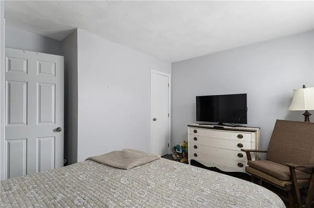 16 Westwood Drive Warwick RI 02889