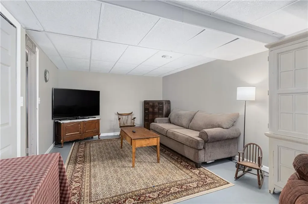 16 Westwood Drive Warwick RI 02889