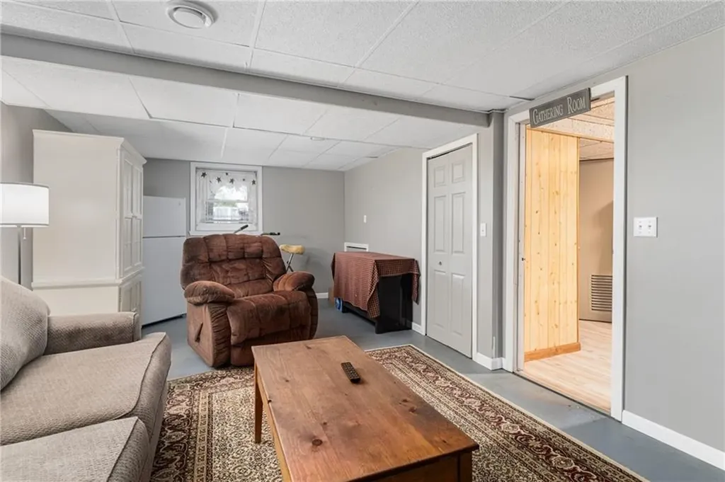 16 Westwood Drive Warwick RI 02889