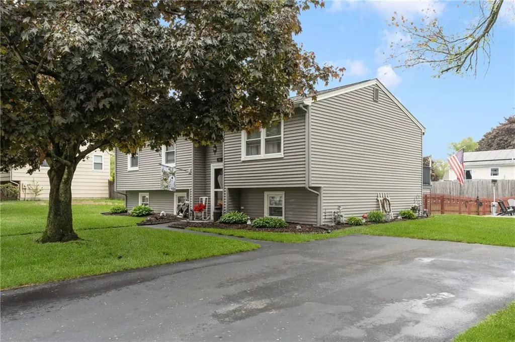 16 Westwood Drive Warwick RI 02889