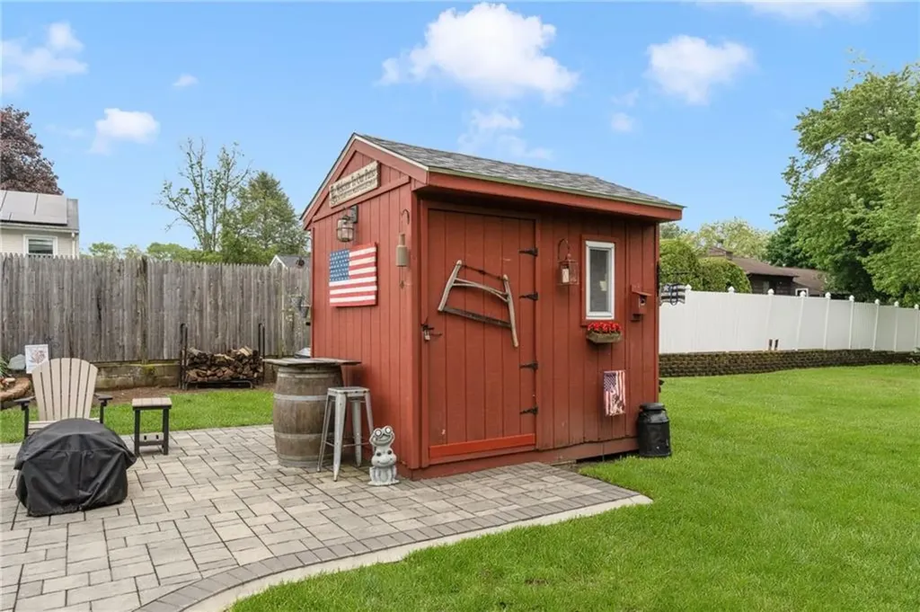 16 Westwood Drive Warwick RI 02889