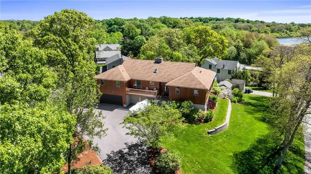 11 Cove Road Narragansett RI 02882