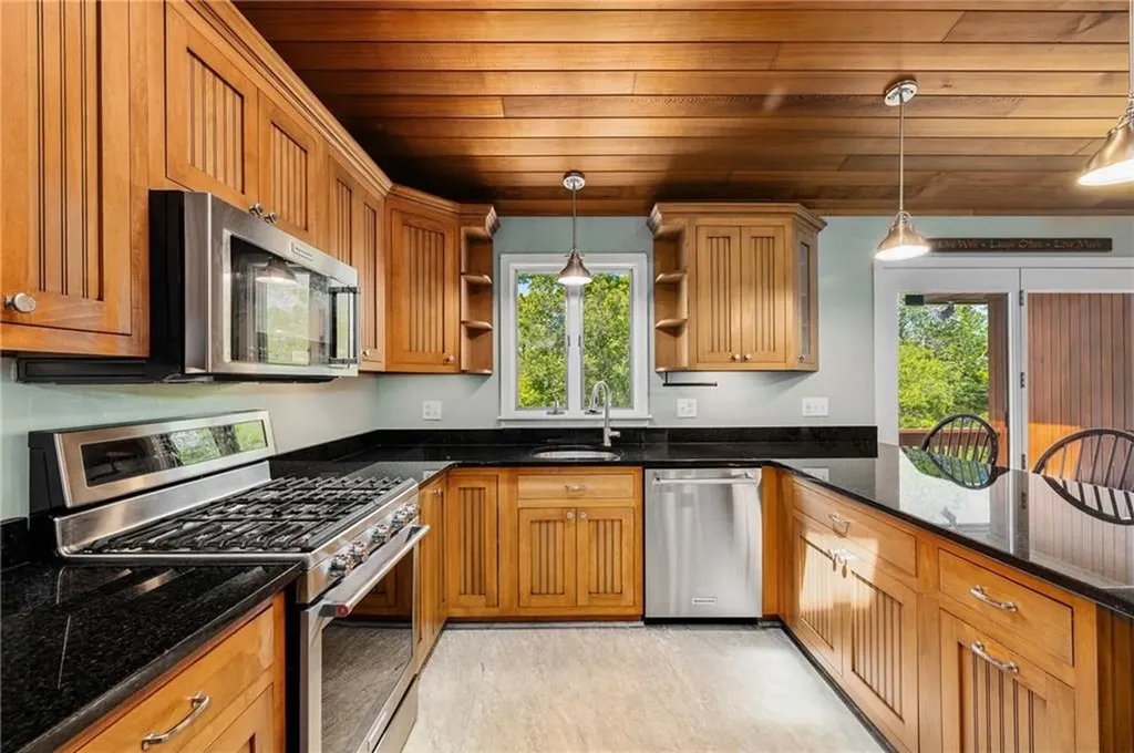 11 Cove Road Narragansett RI 02882