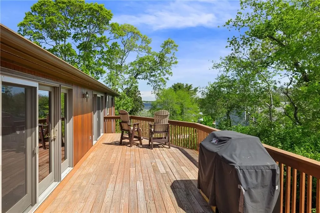 11 Cove Road Narragansett RI 02882
