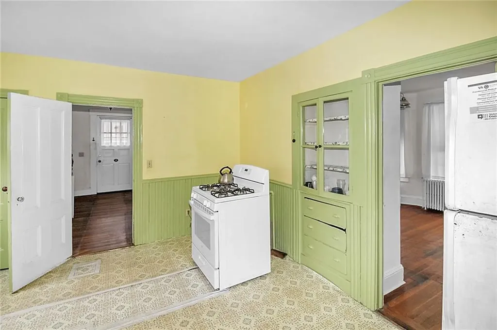 4 Atlantic Street Newport RI 02840