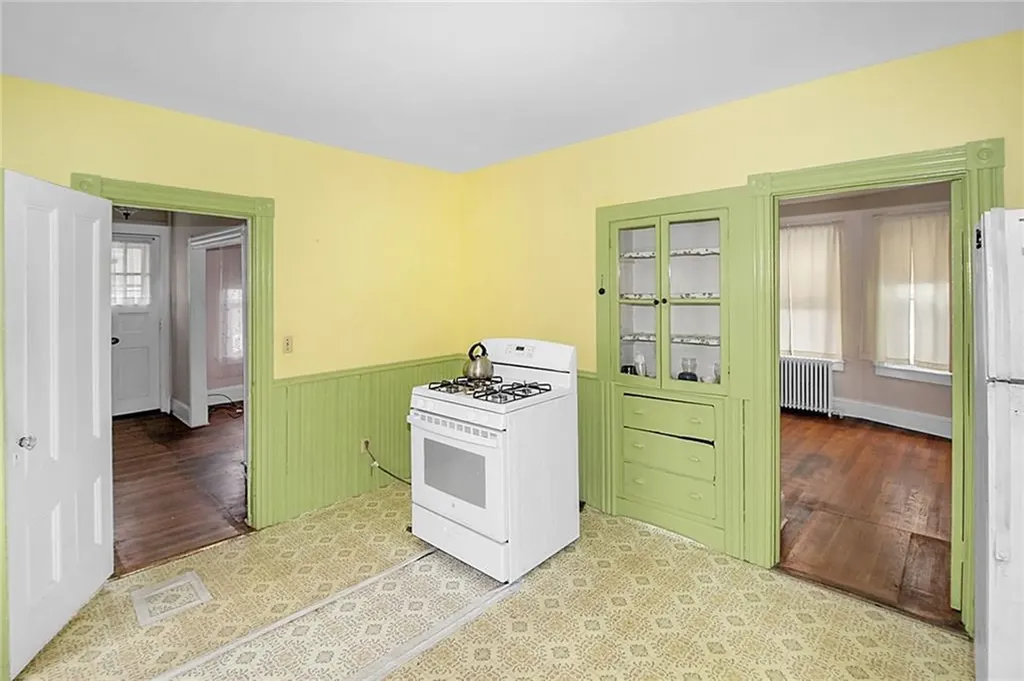 4 Atlantic Street Newport RI 02840