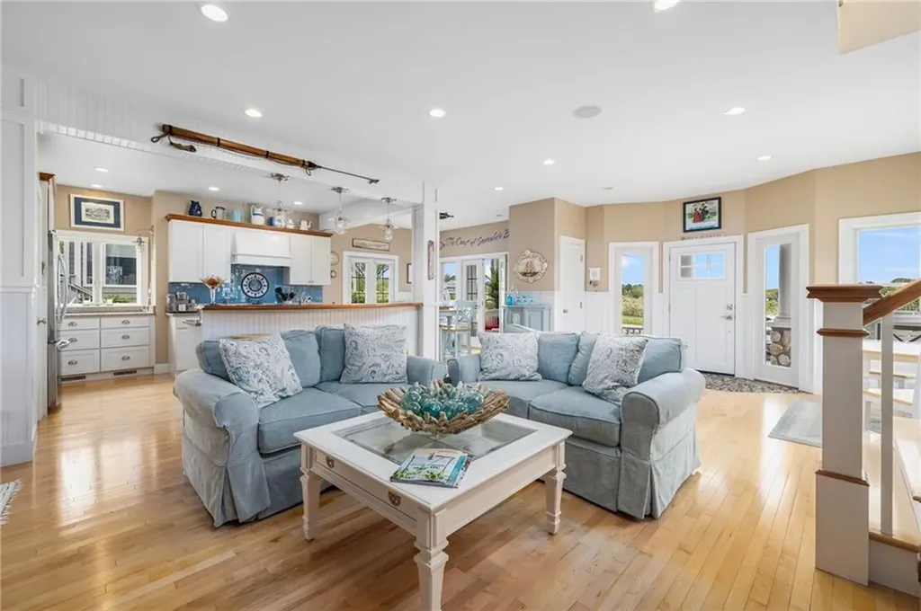 439 Wandsworth Street Narragansett RI 02882