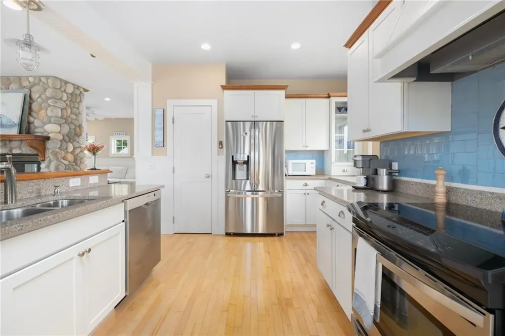 439 Wandsworth Street Narragansett RI 02882