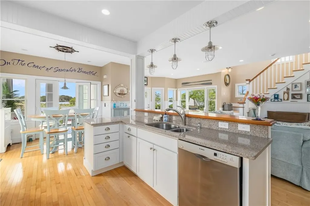 439 Wandsworth Street Narragansett RI 02882