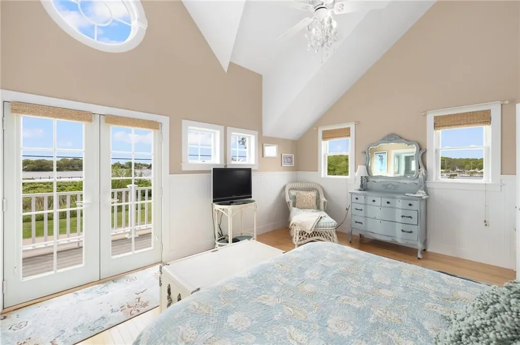 439 Wandsworth Street Narragansett RI 02882