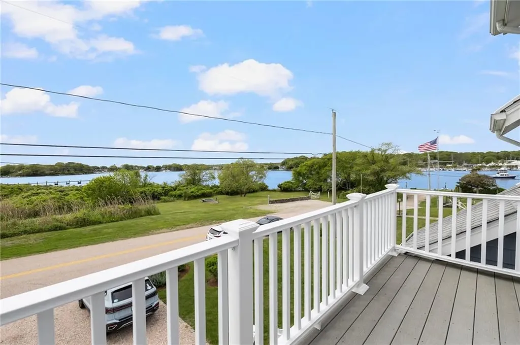 439 Wandsworth Street Narragansett RI 02882