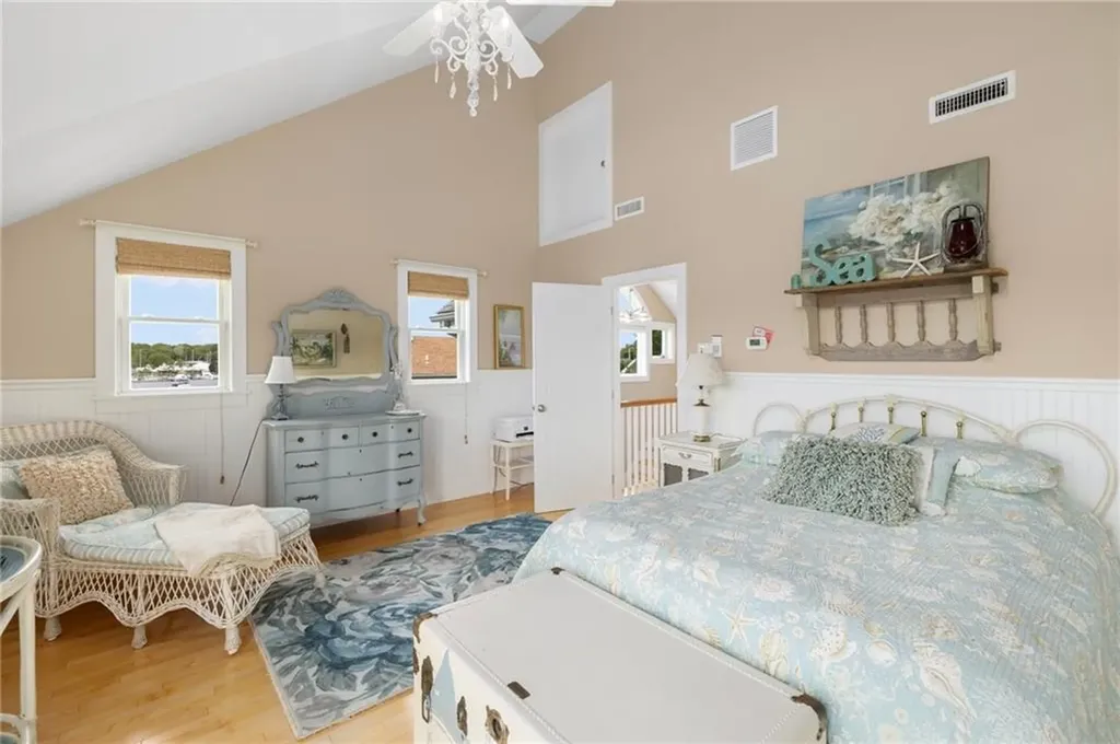 439 Wandsworth Street Narragansett RI 02882