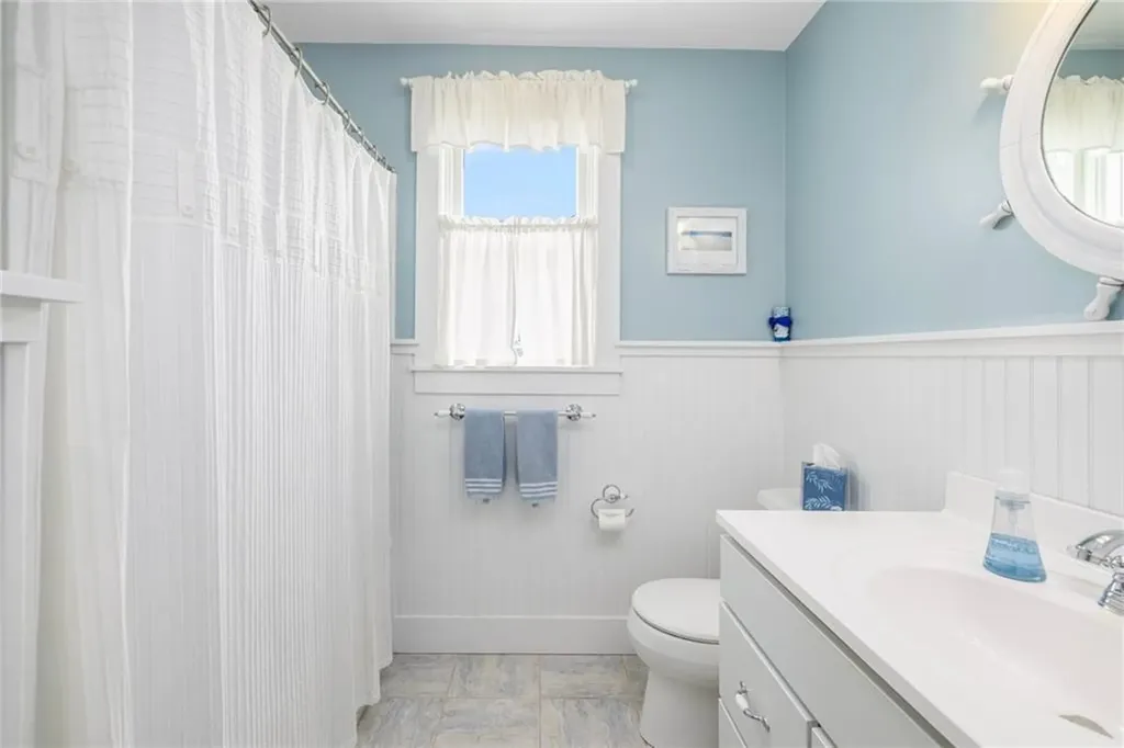439 Wandsworth Street Narragansett RI 02882