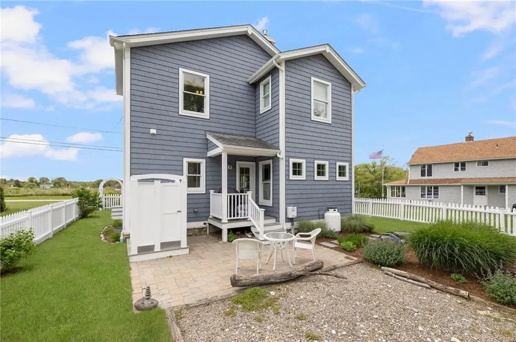 439 Wandsworth Street Narragansett RI 02882