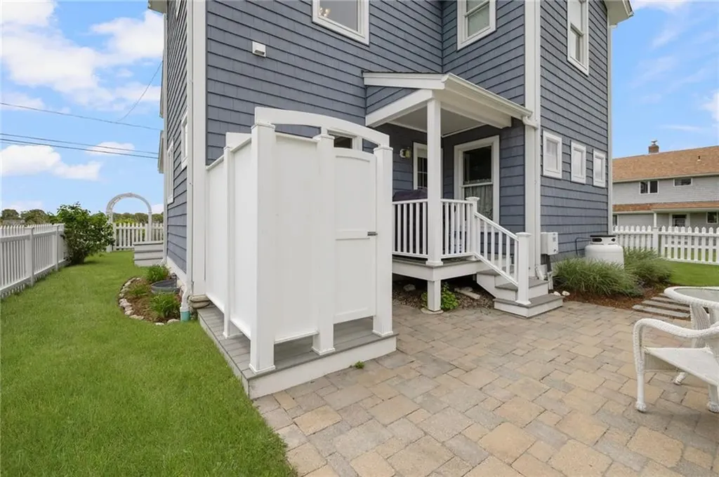 439 Wandsworth Street Narragansett RI 02882
