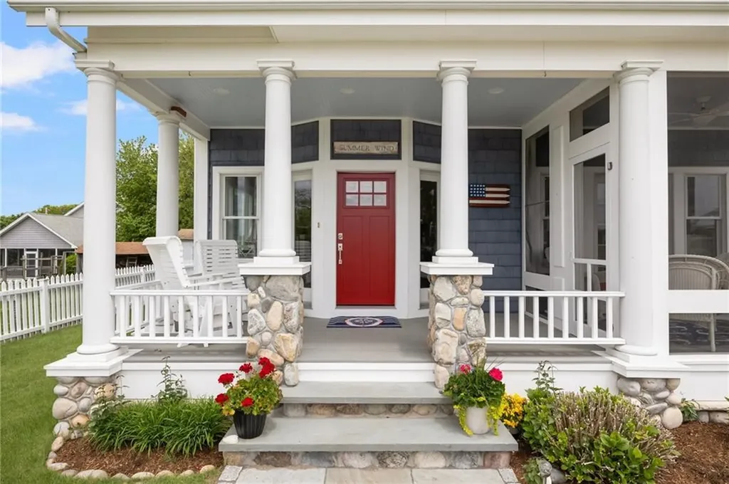 439 Wandsworth Street Narragansett RI 02882