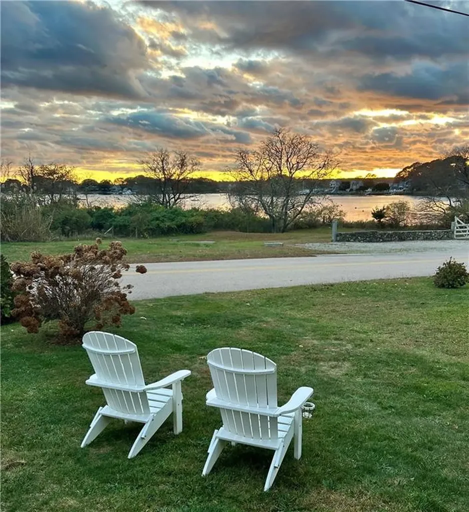 439 Wandsworth Street Narragansett RI 02882