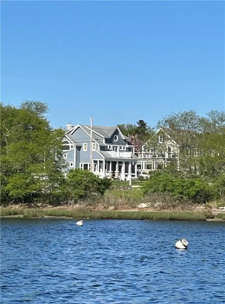 439 Wandsworth Street Narragansett RI 02882