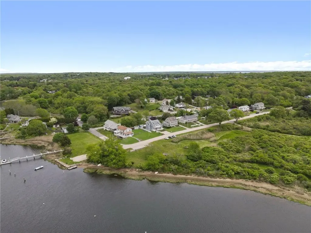 439 Wandsworth Street Narragansett RI 02882