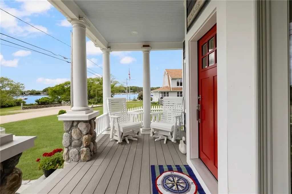 439 Wandsworth Street Narragansett RI 02882