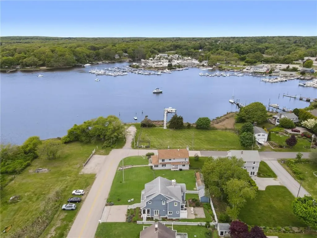 439 Wandsworth Street Narragansett RI 02882