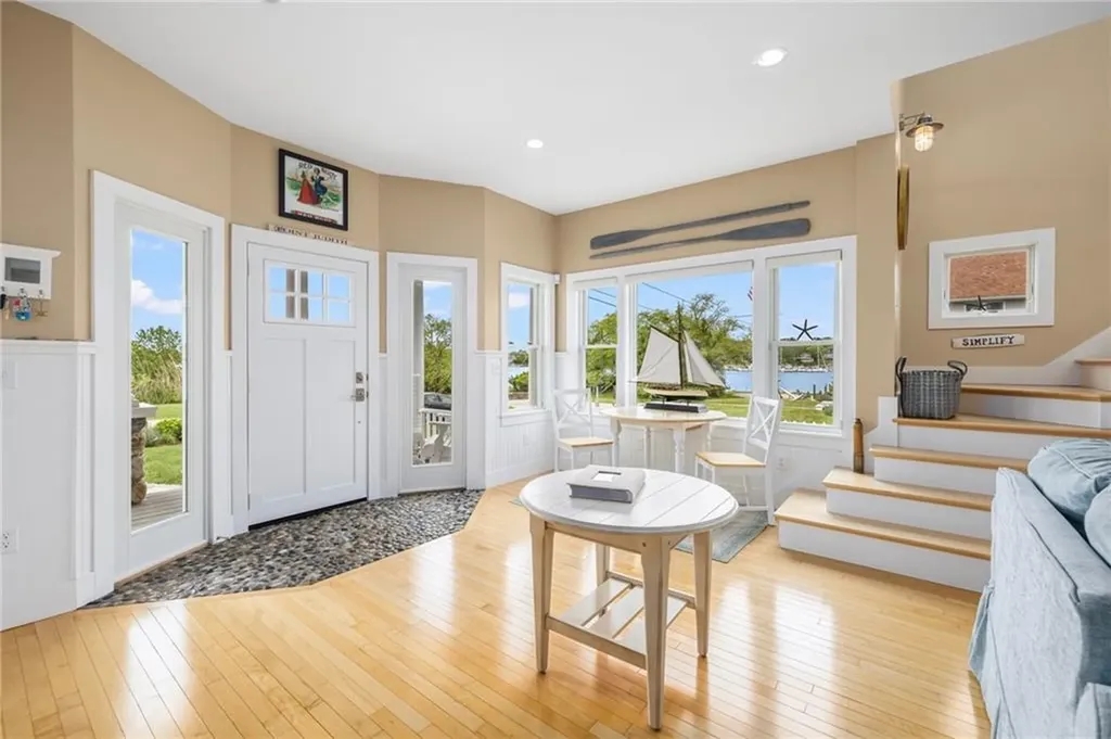 439 Wandsworth Street Narragansett RI 02882