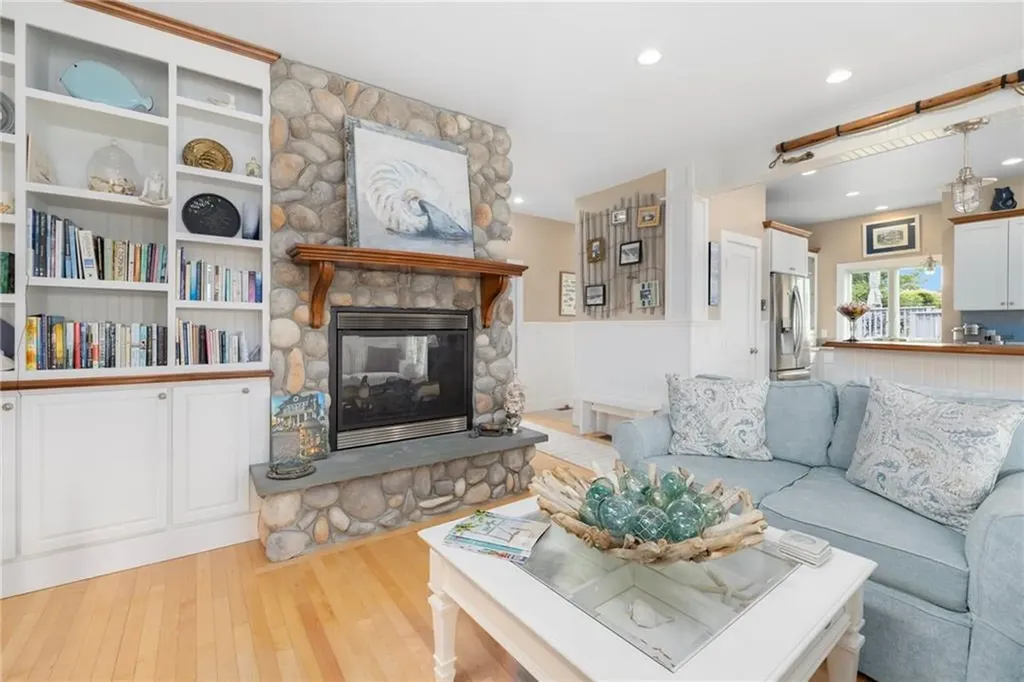 439 Wandsworth Street Narragansett RI 02882