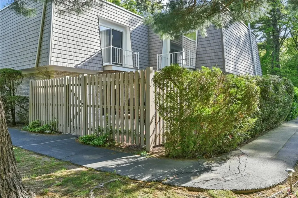 18 Caddy Rock Road North Kingstown RI 02852