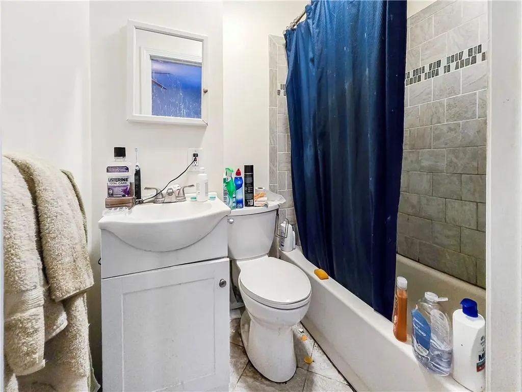106 Baxter Street Pawtucket RI 02861