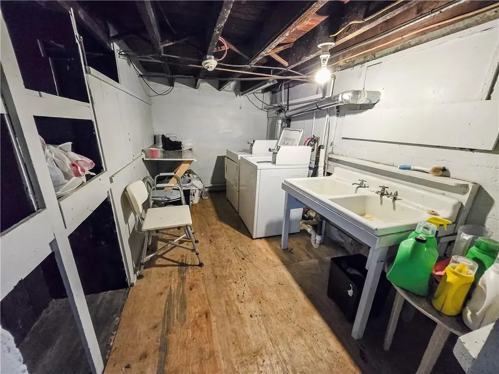 106 Baxter Street Pawtucket RI 02861
