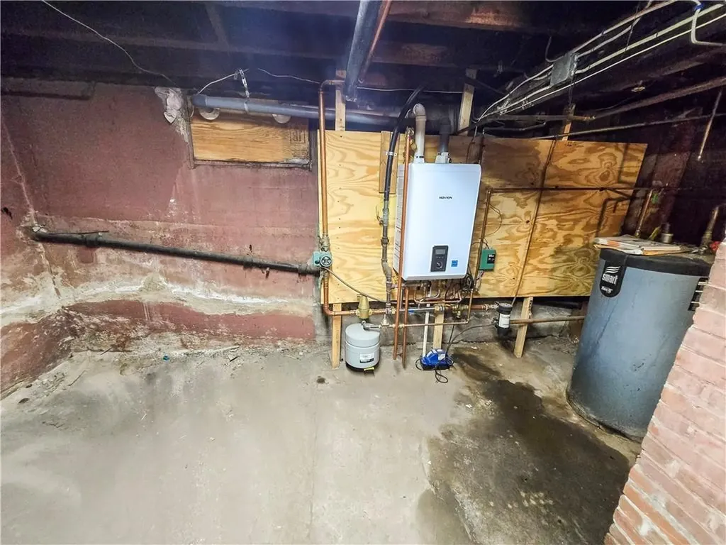106 Baxter Street Pawtucket RI 02861