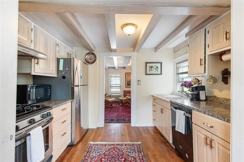 74 Third Street Newport RI 02840