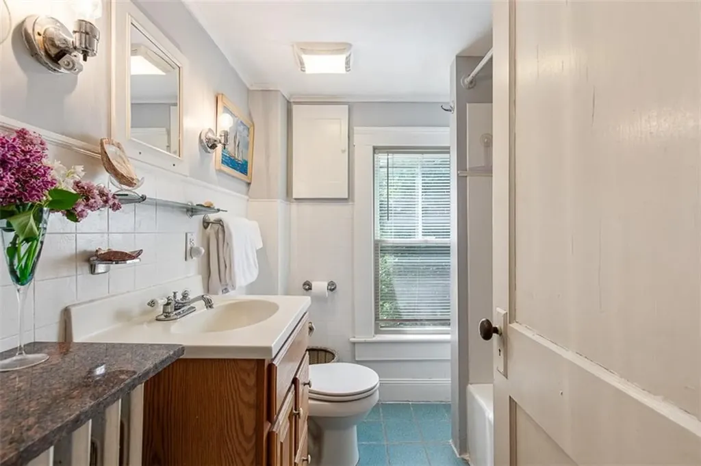 74 Third Street Newport RI 02840
